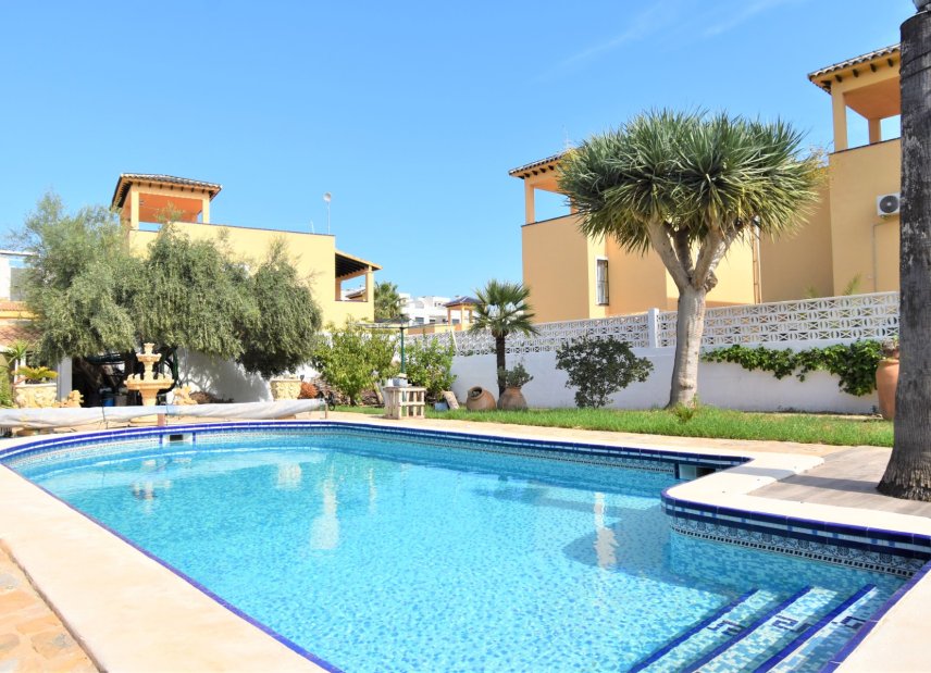 Reventa - Villa -
Orihuela Costa - Villamartín