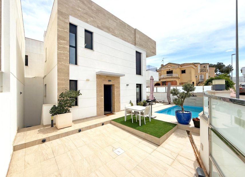Reventa - Villa -
Orihuela Costa - Villamartín
