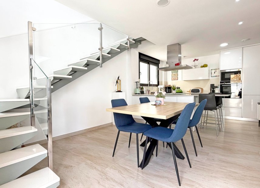Reventa - Villa -
Orihuela Costa - Villamartín