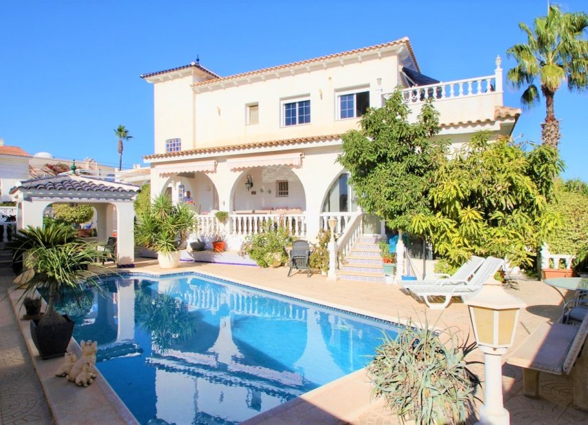 Reventa - Villa -
Orihuela Costa - Villamartín