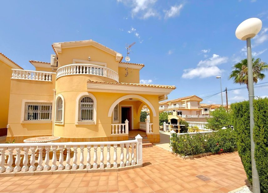 Reventa - Villa -
Orihuela Costa - Villamartín
