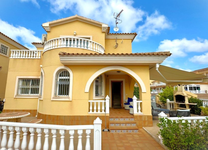 Reventa - Villa -
Orihuela Costa - Villamartín