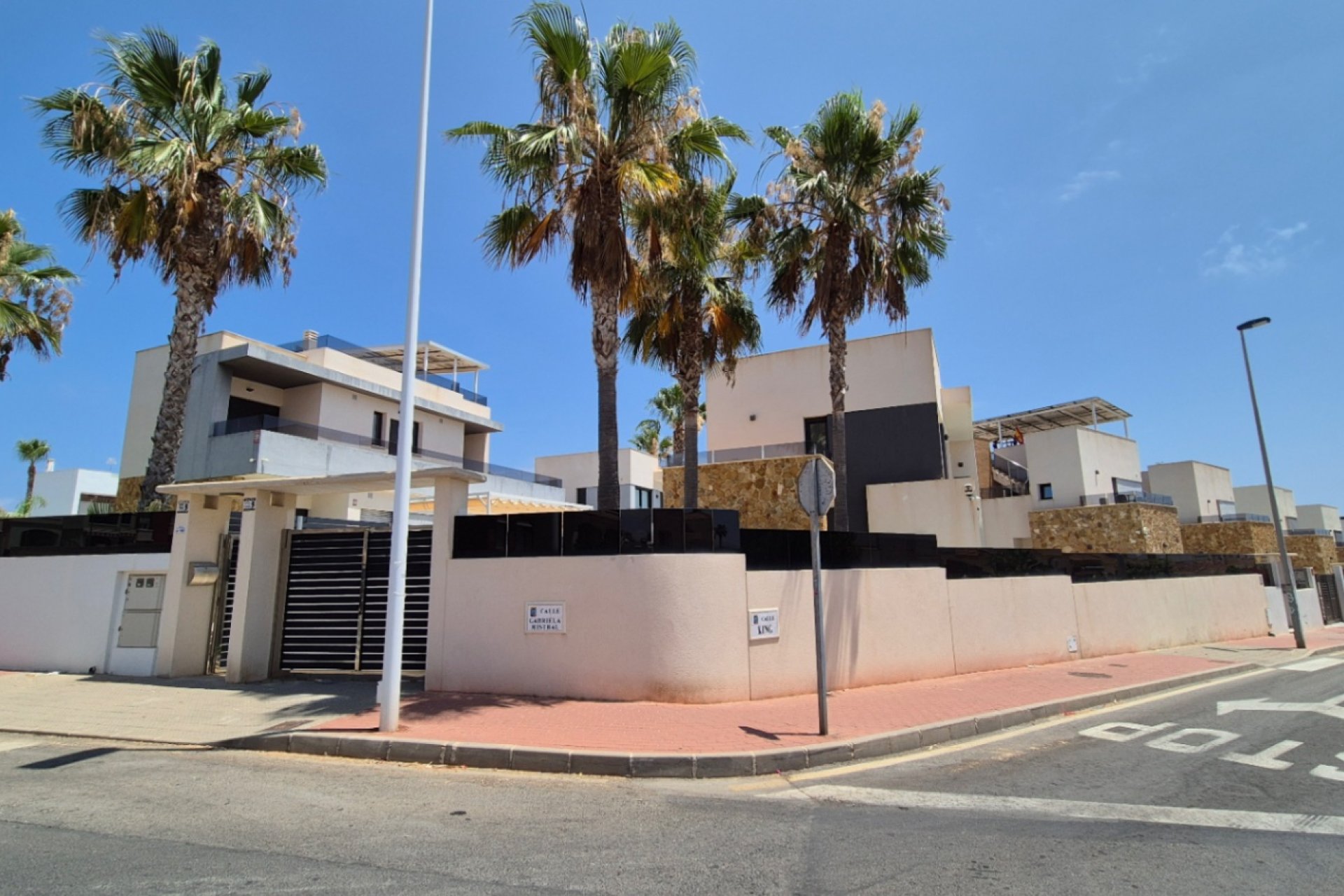 Reventa - Villa -
Torrevieja - Costa Blanca