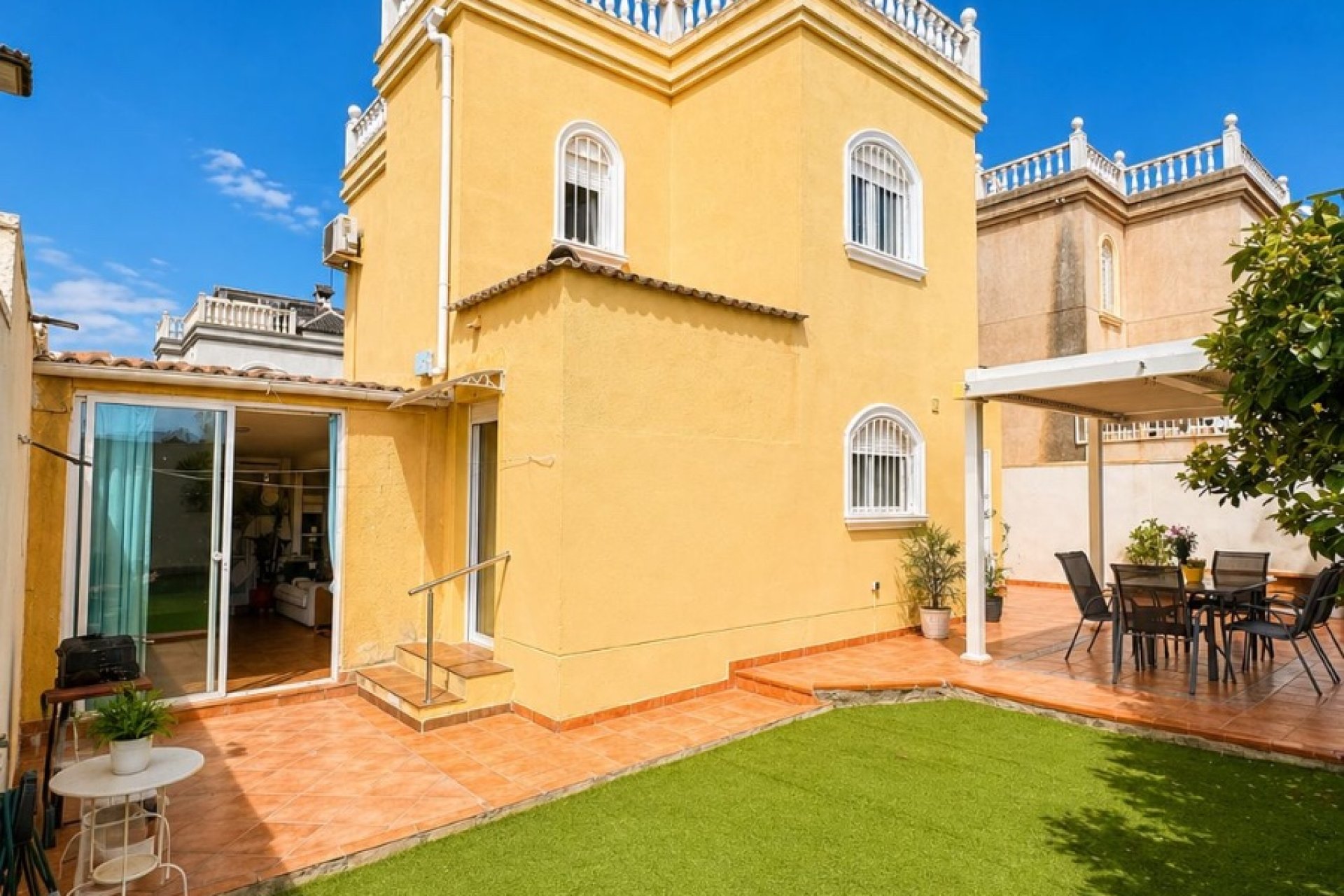 Reventa - Villa -
Torrevieja - Nueva Torrevieja