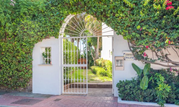 Townhouse - Resale - Marbella - Puerto Banús