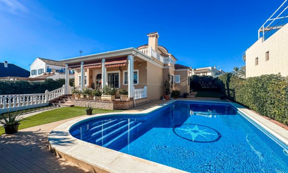 Villa - Gensalg - La Mata -
                La Mata