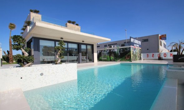 Villa - Obra nueva - San Miguel de Salinas - NB-77918