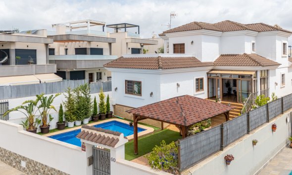 Villa - Resale - Los Montesinos - La Herrada