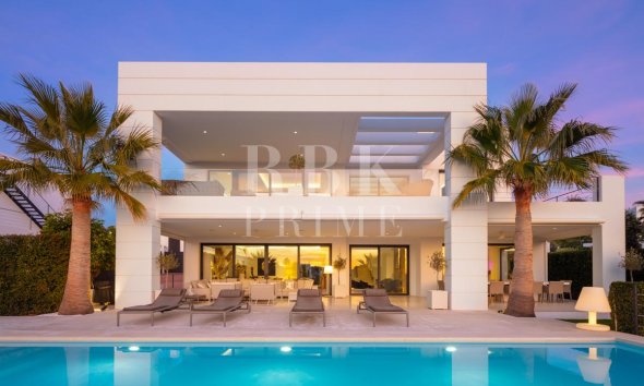 Villa - Resale - Malaga - Nueva Andalucía