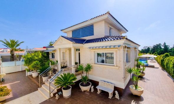 Villa - Resale - Torrevieja - La Mata