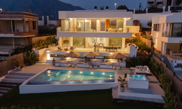 Villa - Reventa - Marbella - Nueva Andalucía