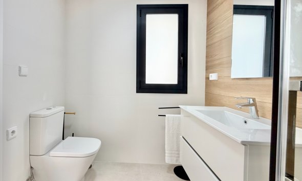 Obra nueva - high-bungalow -
Cox