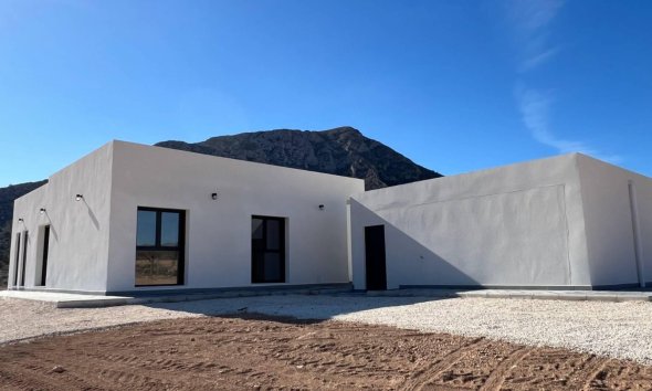 Nybyggeri - detached -
La Canalosa