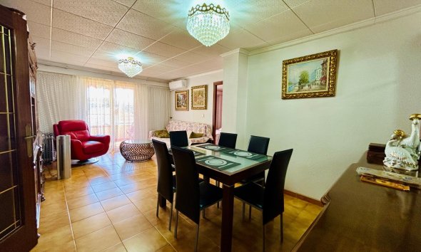 Resale - apartment -
Santa Pola - Puerto