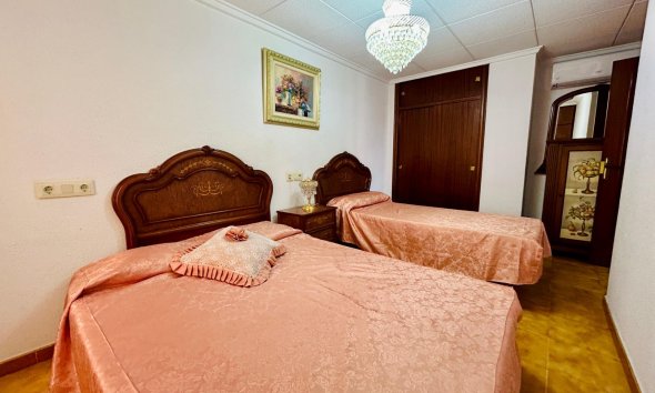Resale - apartment -
Santa Pola - Puerto