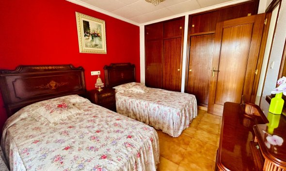 Resale - apartment -
Santa Pola - Puerto