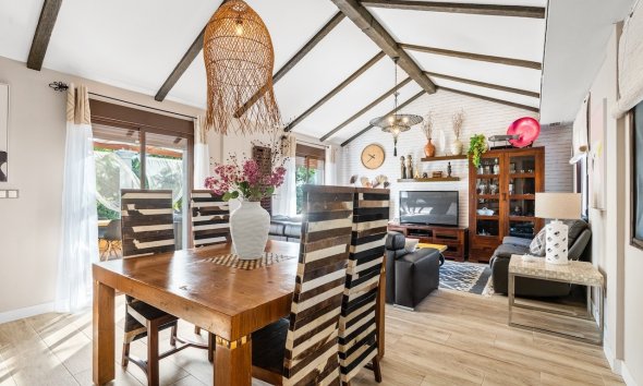 Resale - Villa -
Santa Pola - El Poble Llevanti