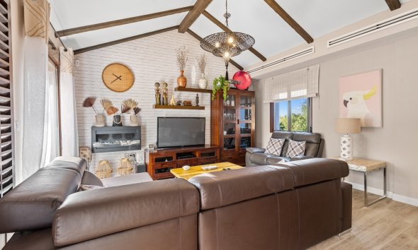 Resale - Villa -
Santa Pola - El Poble Llevanti