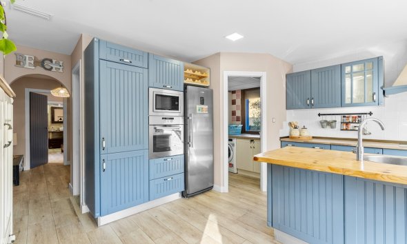 Resale - Villa -
Santa Pola - El Poble Llevanti