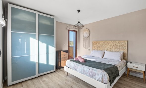 Resale - Villa -
Santa Pola - El Poble Llevanti