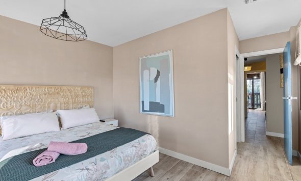 Resale - Villa -
Santa Pola - El Poble Llevanti