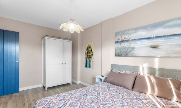 Resale - Villa -
Santa Pola - El Poble Llevanti