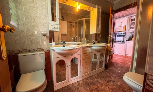 Resale - apartment -
Santa Pola - Puerto