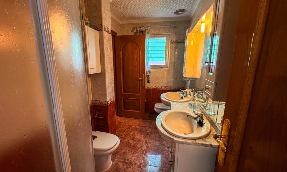 Resale - apartment -
Santa Pola - Puerto