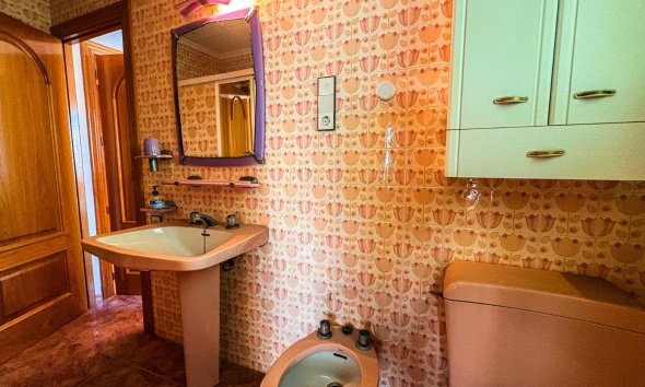 Resale - apartment -
Santa Pola - Puerto