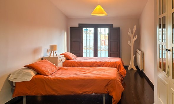 Resale - Villa -
Santa Pola - El Poble Llevanti