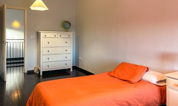 Resale - Villa -
Santa Pola - El Poble Llevanti
