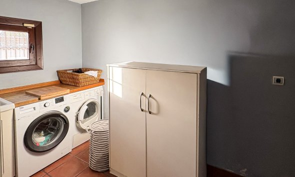 Resale - Villa -
Santa Pola - El Poble Llevanti