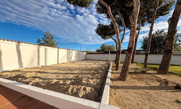 Resale - Villa -
Santa Pola - El Poble Llevanti