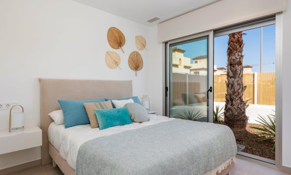 Nybyggeri - low-bungalow -
Dolores