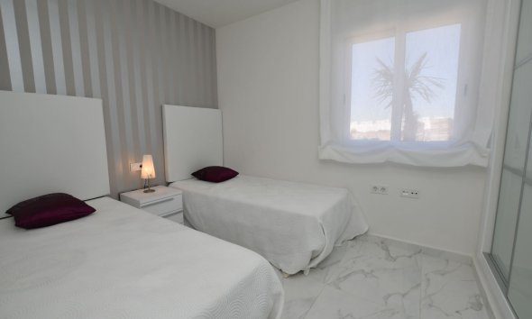 Nybyggeri - low-bungalow -
San Miguel de Salinas