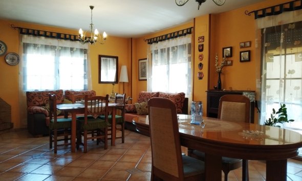 Gensalg - Villa -
Ontinyent