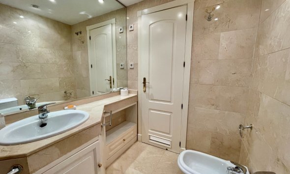 Reventa - apartment -
Marbella - Puerto Banús