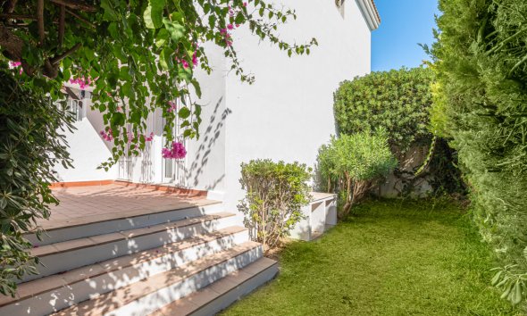 Reventa - Adosado -
Marbella - Puerto Banús