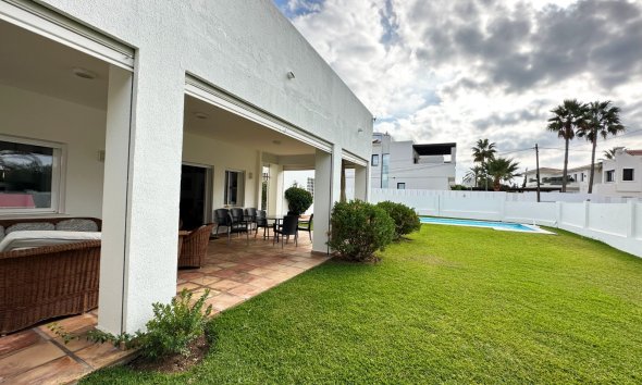 Gensalg - Villa -
Marbella - Las Chapas