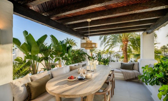 Reventa - apartment -
Estepona