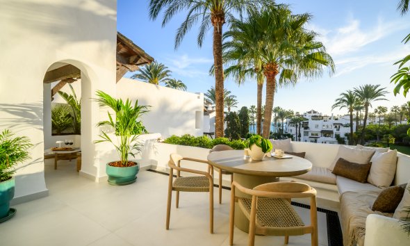 Reventa - apartment -
Estepona