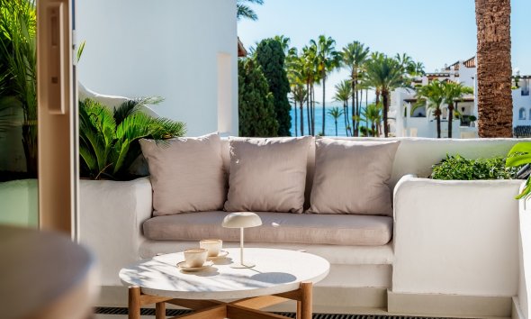 Reventa - apartment -
Estepona