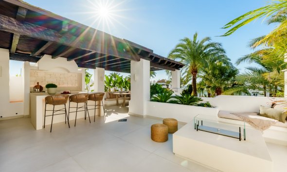 Reventa - apartment -
Estepona