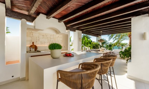 Reventa - apartment -
Estepona