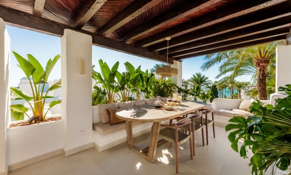 Reventa - apartment -
Estepona