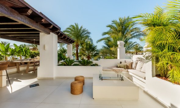 Reventa - apartment -
Estepona