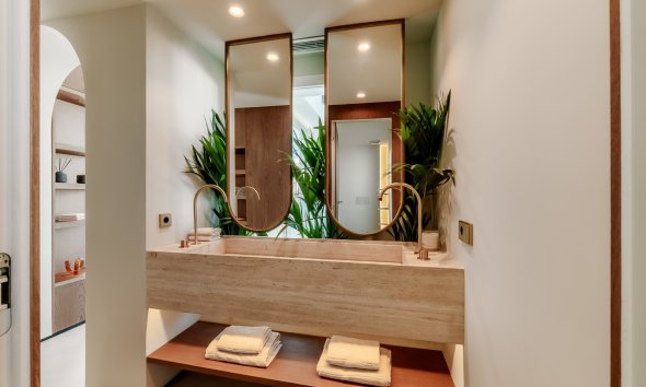 Reventa - apartment -
Estepona