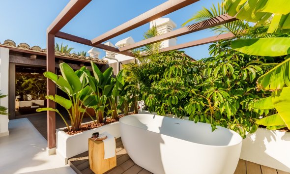 Reventa - apartment -
Estepona