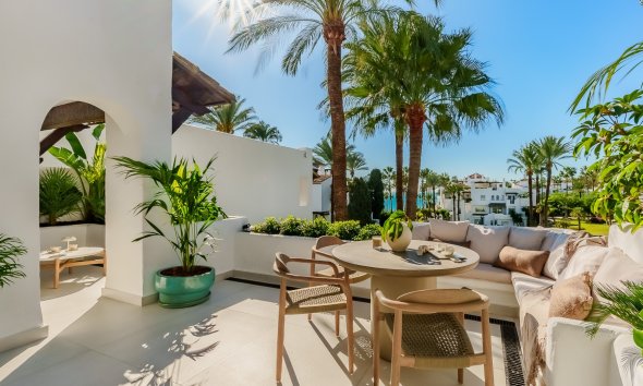 Reventa - apartment -
Estepona