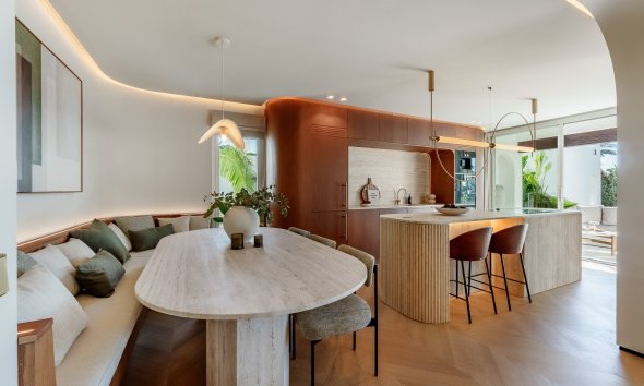 Reventa - apartment -
Estepona